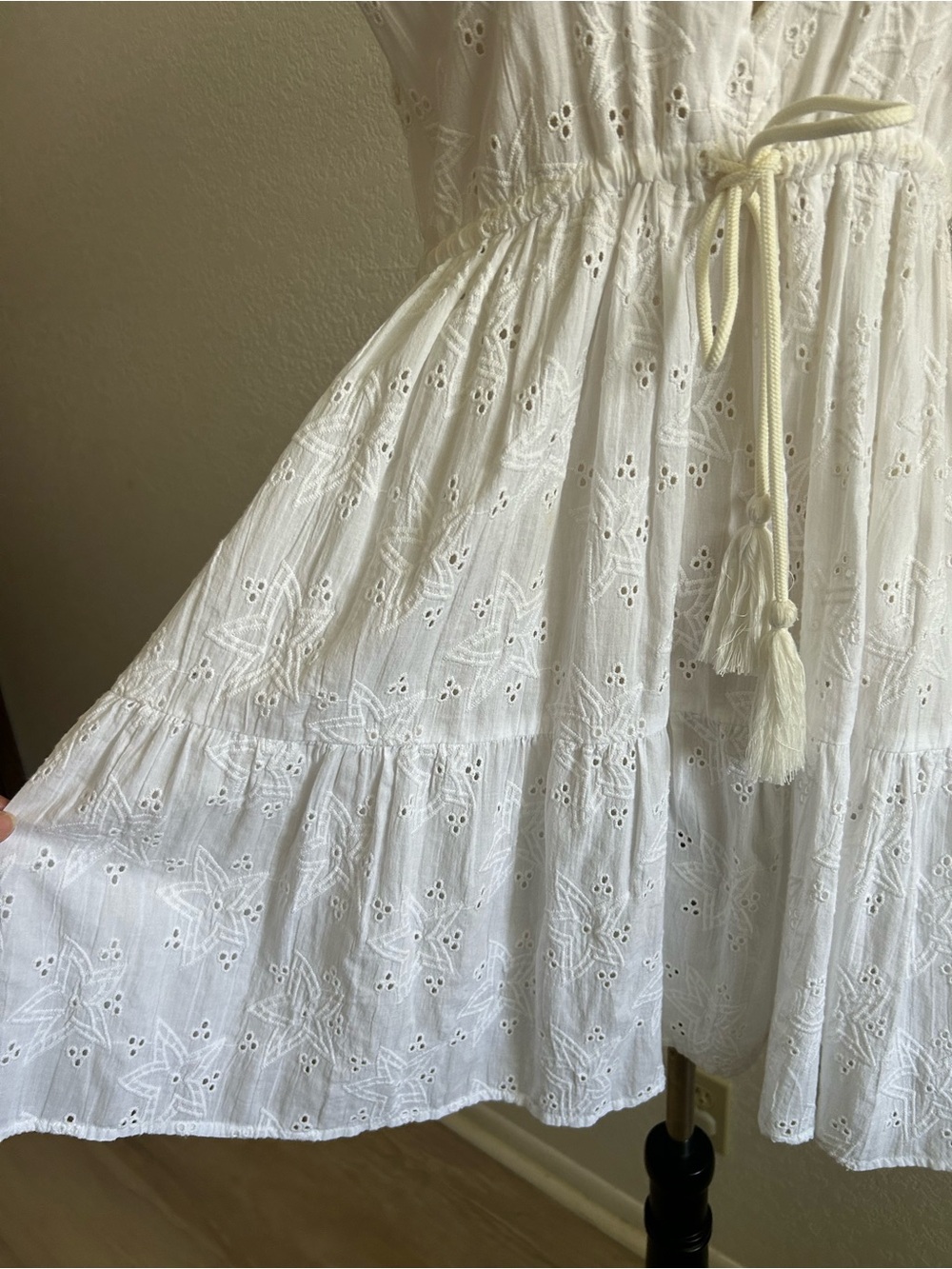 Sitano White Eyelet Starfish Ruffle Tier V-neck Sleeveless Midi Dress - Picture 3 of 7